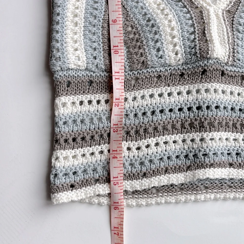 Hollister Crocheted Halter Crop Top - Picture 4 of 5